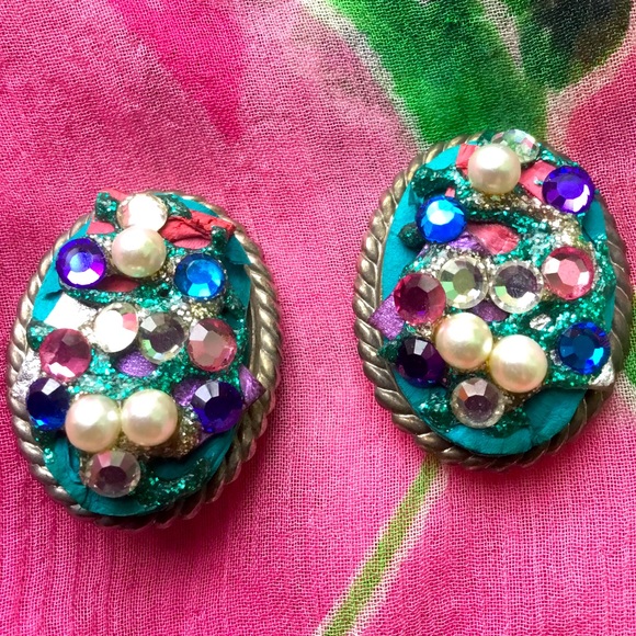 Vintage 80s Multi color Rhinestone Clip Earrings Blue Faux Pearl Crystal GUC - Picture 2 of 15